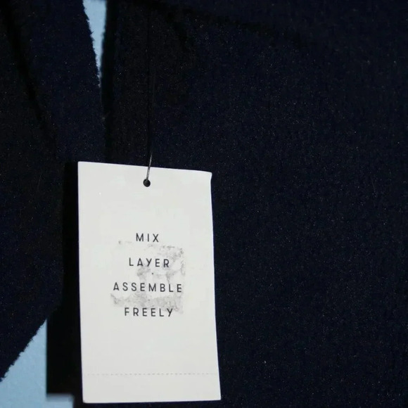 Free Assembly Fleece Jacket Sized XS - Picture 15 of 16